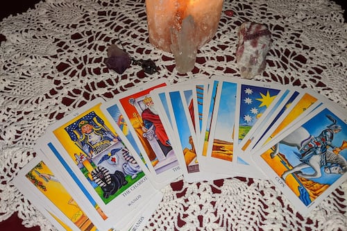 As revelações do tarot desta quinta-feira (11) para os signos de Áries, Touro, Gêmeos e Câncer