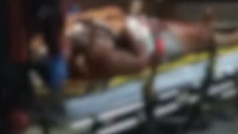 Mãe esfaqueia a outra