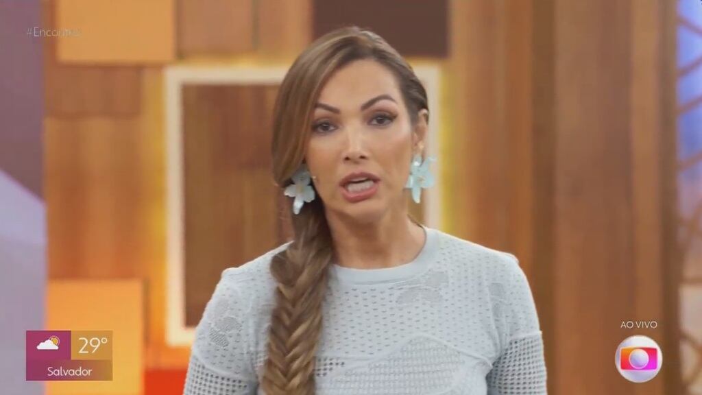 Patrícia Poeta mostra vestido "quentinho" no Encontro