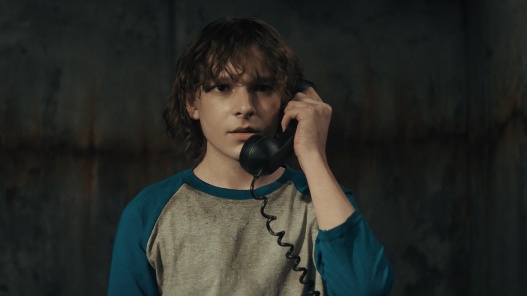 A história se passa em 1978, no subúrbio do Colorado, onde cinco pré-adolescentes foram raptados das ruas e levados por uma van preta do vilão, The Grabber (Hawke), quando ele finge mostrar a eles um truque de mágica.