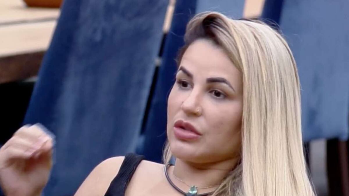 Em "A Fazenda 14", Deolane Bezerra bateu em Kerline