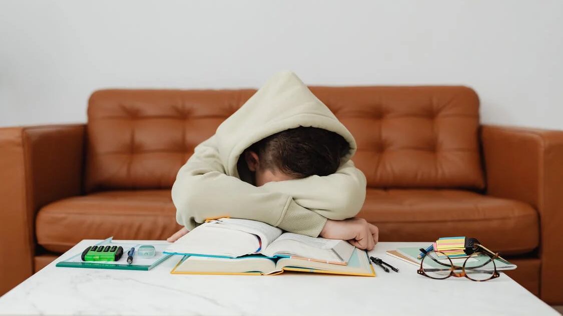 Sinais que revelam que você já atingiu o esgotamento mental