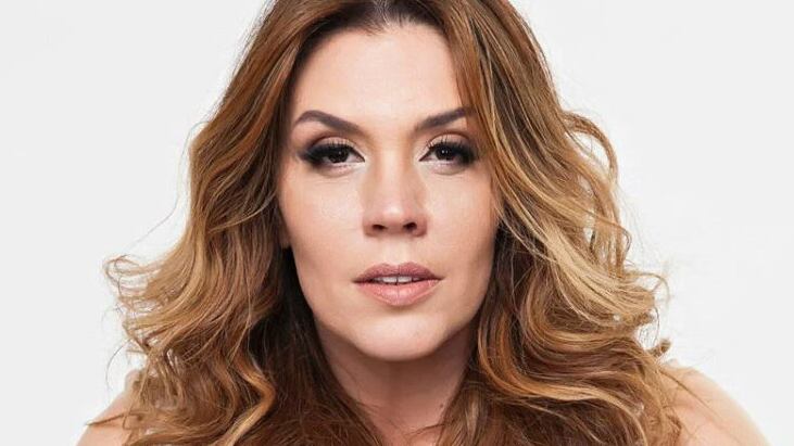 Simony emocionou o público ao contar sua jornada de superação contra o câncer de intestino