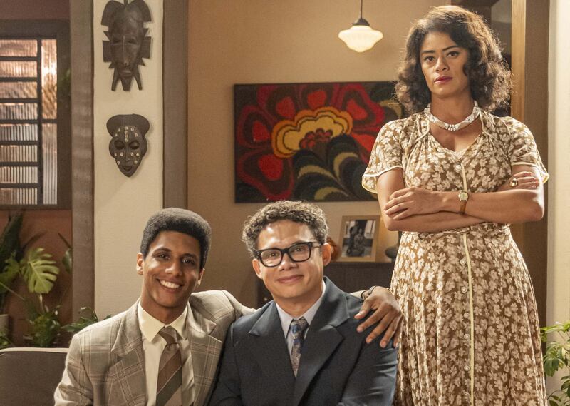 Érico (Silvero Pereira) foi casado com Marlene (Ana Flávia Cavalcanti)  e é pai de Carlito (Caio Cabral) em Garota do Momento