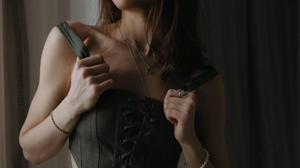 Los corsés transparentes son tendencia de moda desde hace varios años