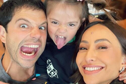 Sabrina Sato faz viagem em família para a Disney pela primeira vez