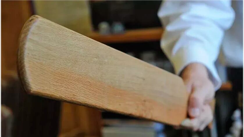 Antiga palmatória usadas nas escolas para punir estudantes