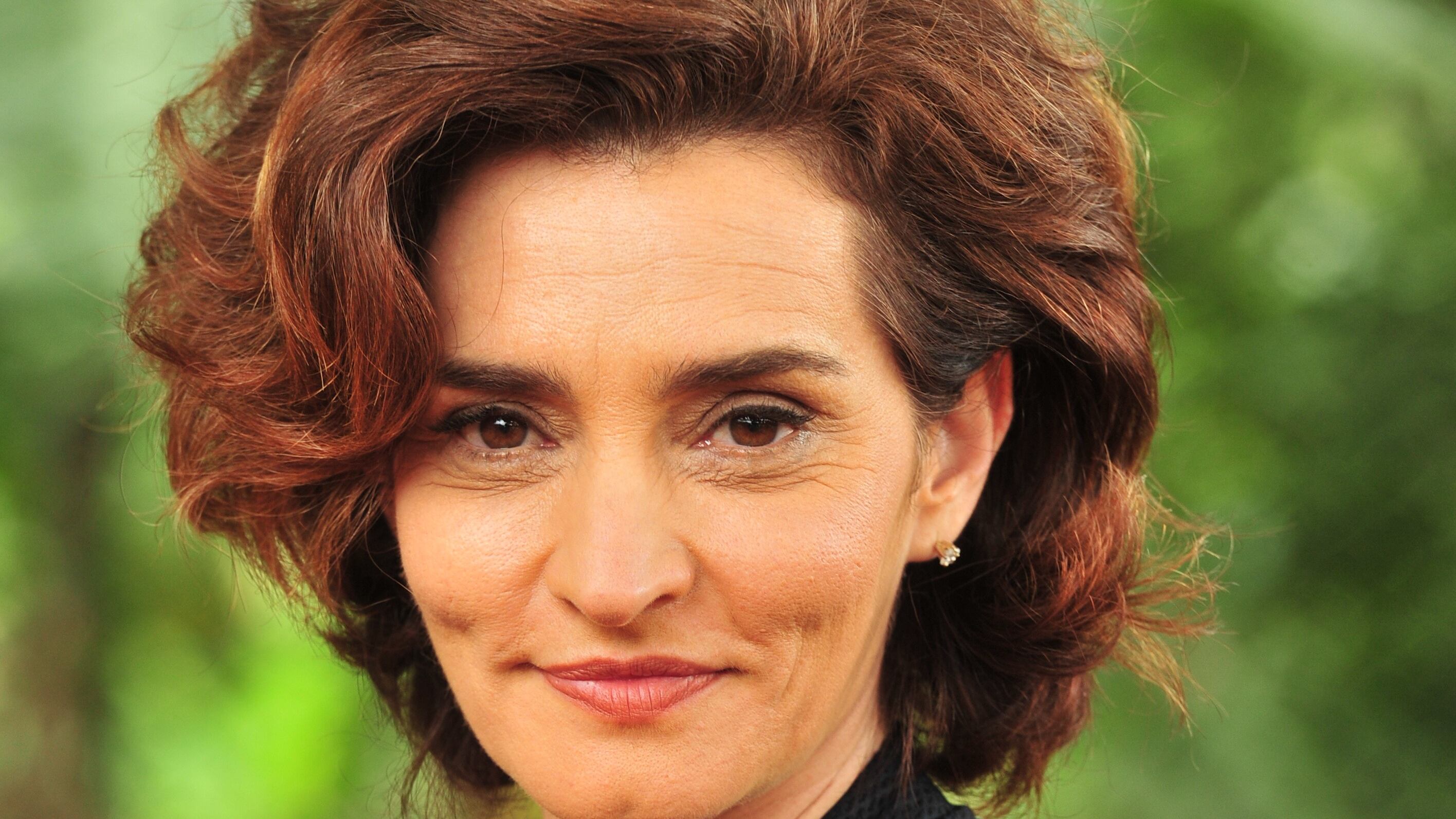 Gisele Fróes entra em Mania de Você para interpretar a tia rica de Luma (Agatha Moreira) que foi internada num hospício por Molina (Rodrigo Lombardi)