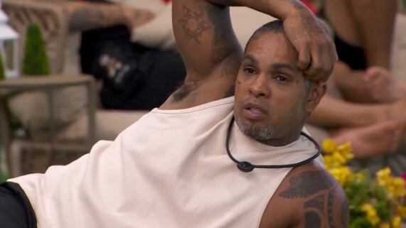 Rodriguinho conversa com Wanessa e Yasmin