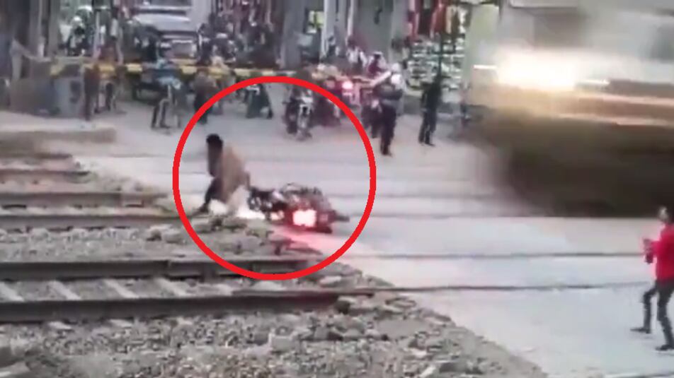 Vídeo: homem tem moto esmagada e escapa por ‘milagre’ de ser atropelado por trem