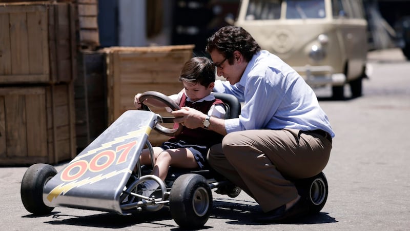 A infância de Ayrton Senna não não passa desapercebida na série Senna, da Netflix