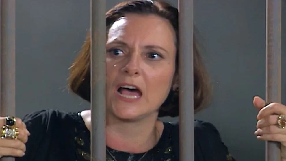 Chocolate com Pimenta: Jezebel vai parar na cadeia por falsificar documentos