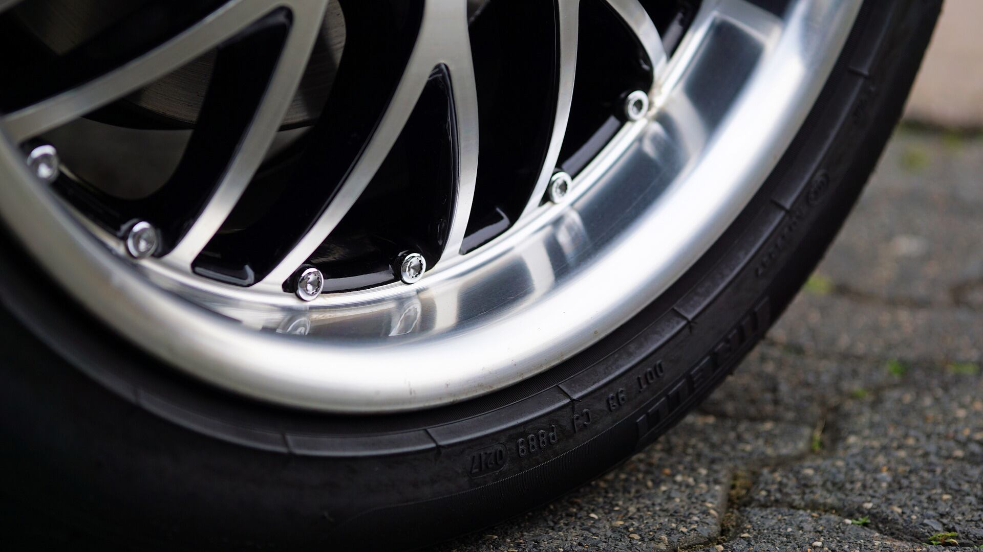 Capotamento deixa uma mulher morta em São Paulo