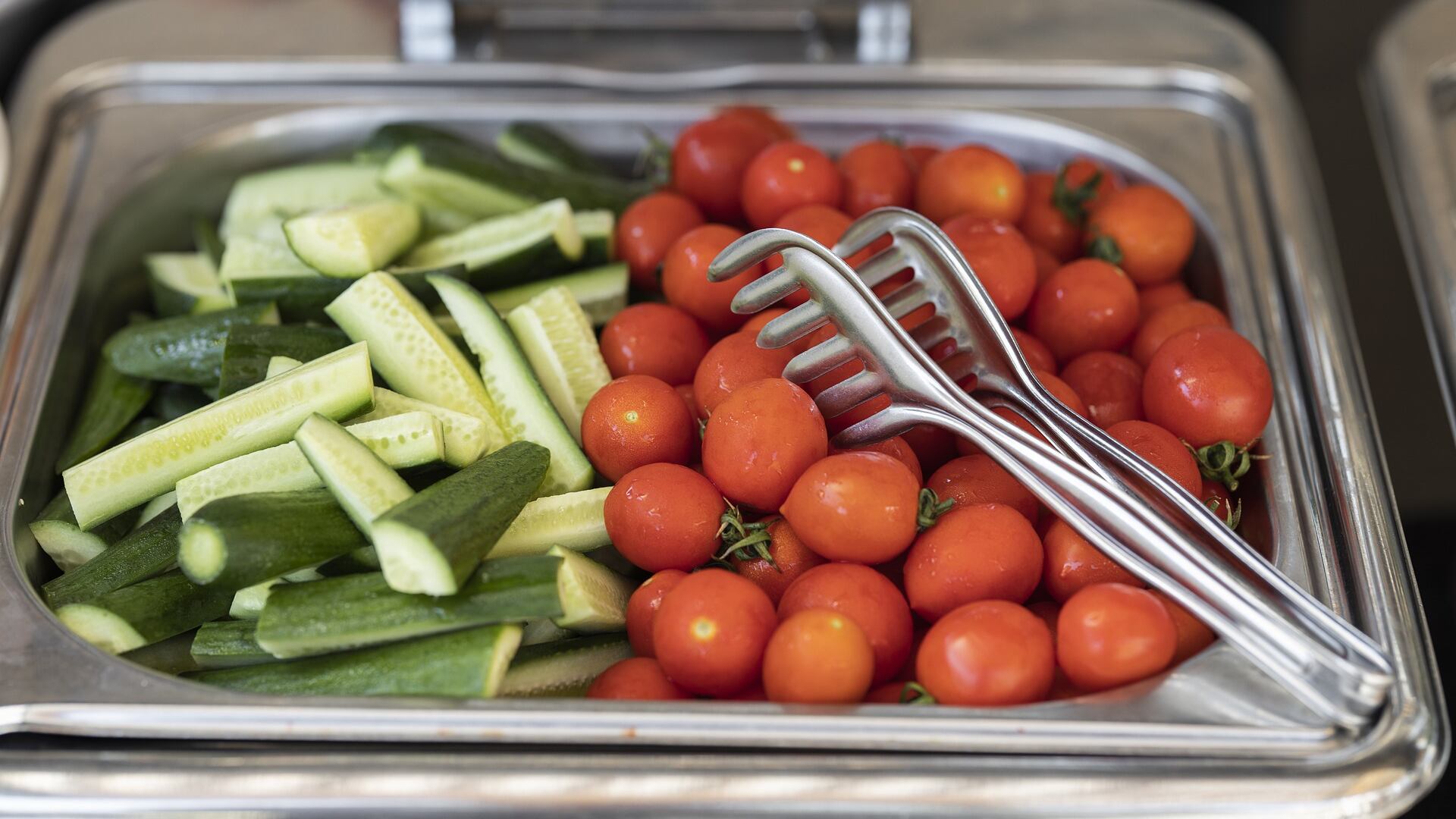 Veja 5 alimentos que vão te ajudar a se manter hidratado se você não bebe muita água