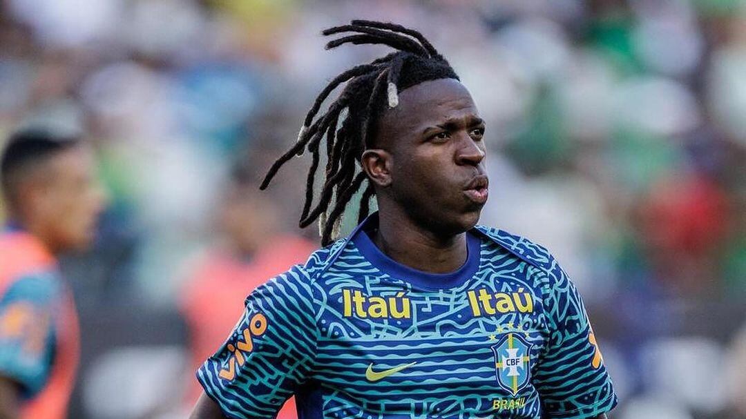 Vinicius Jr. atuando pela seleção brasileira