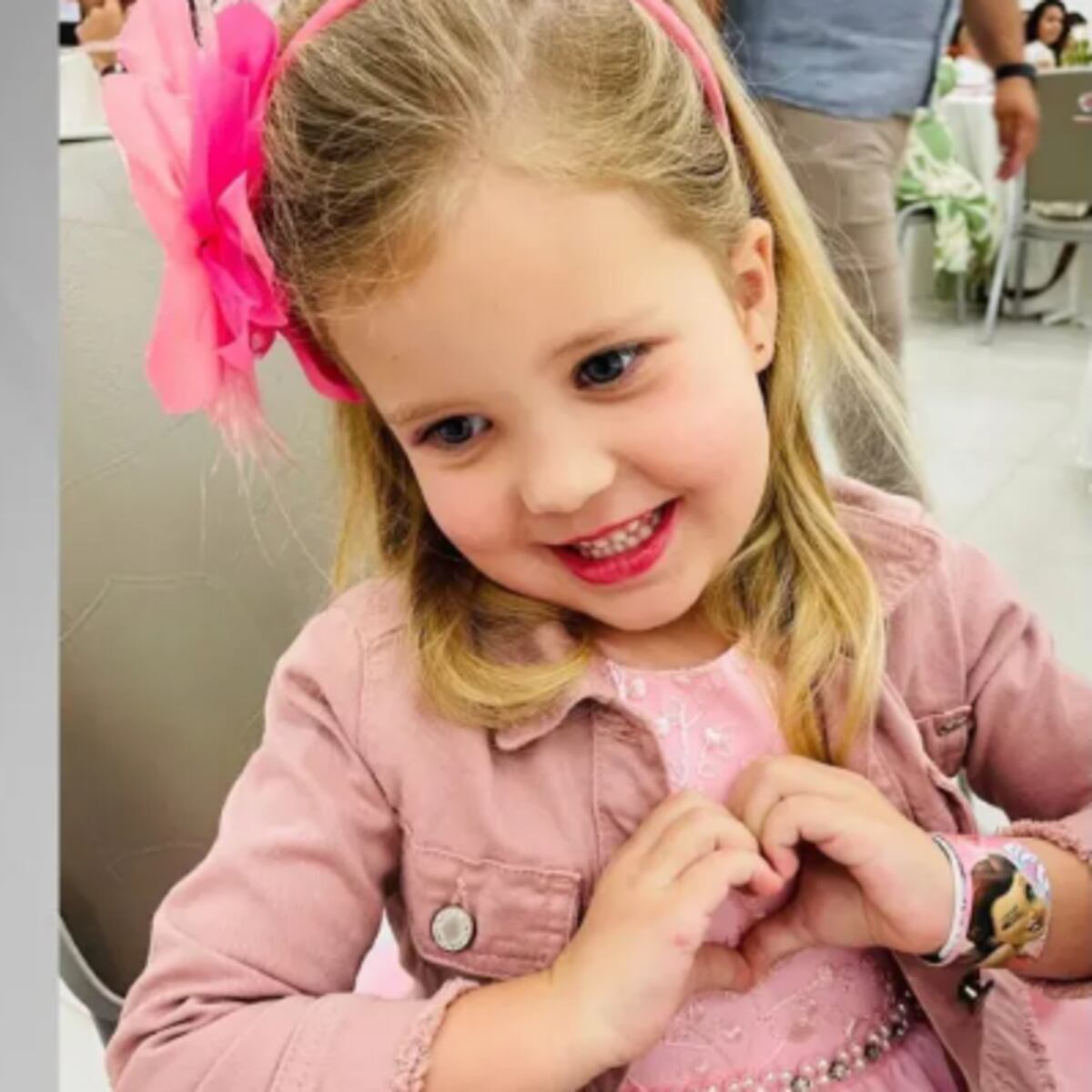 Jovem que matou irmã é internada em hospital psiquiátrico; polícia apura se ela estava em 'surto' – Metro World News Brasil