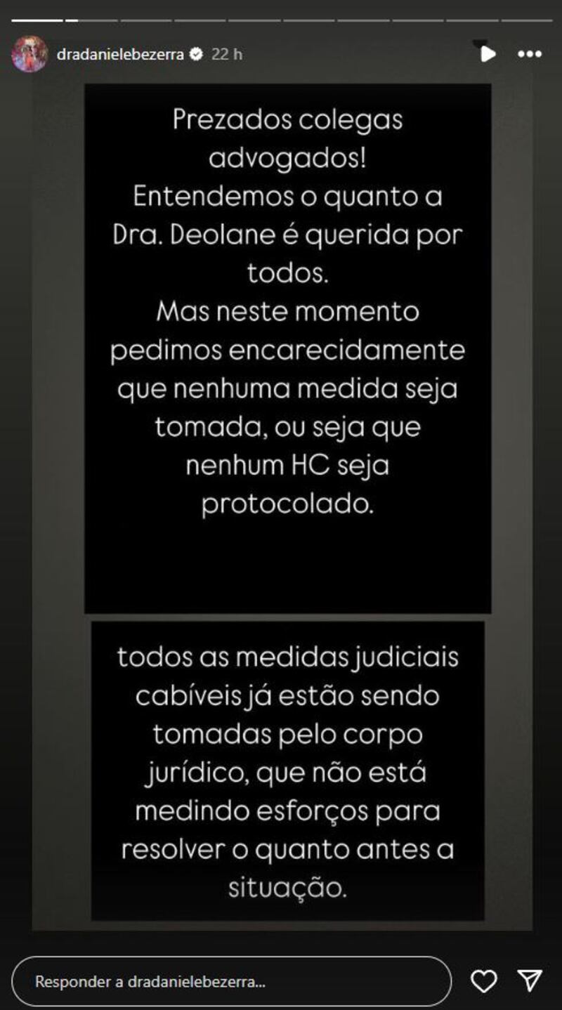 Daniele Bezerra faz pedido aos advogados.