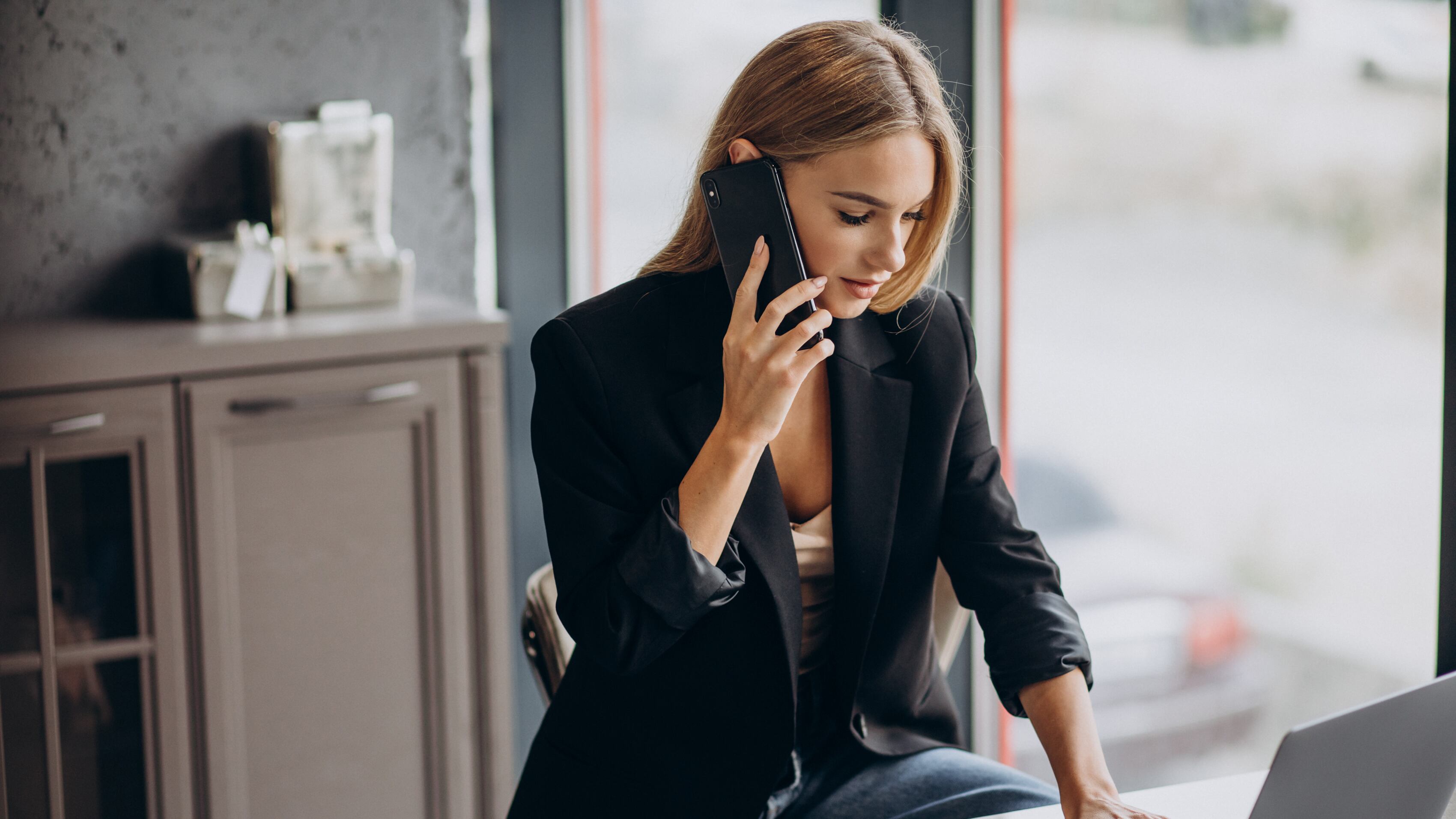 Pesquisa revela representatividade feminina em posições de liderança