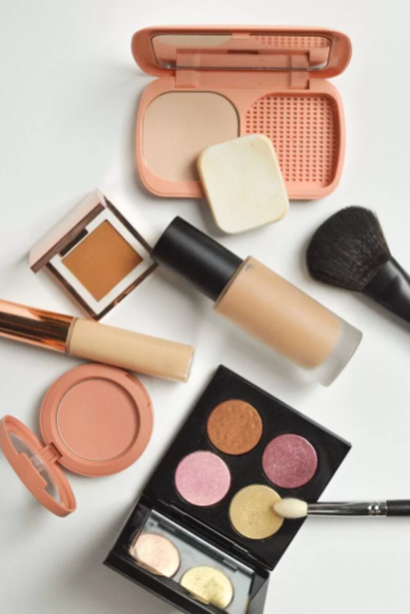 Maquiagens co proteção/ reprodução