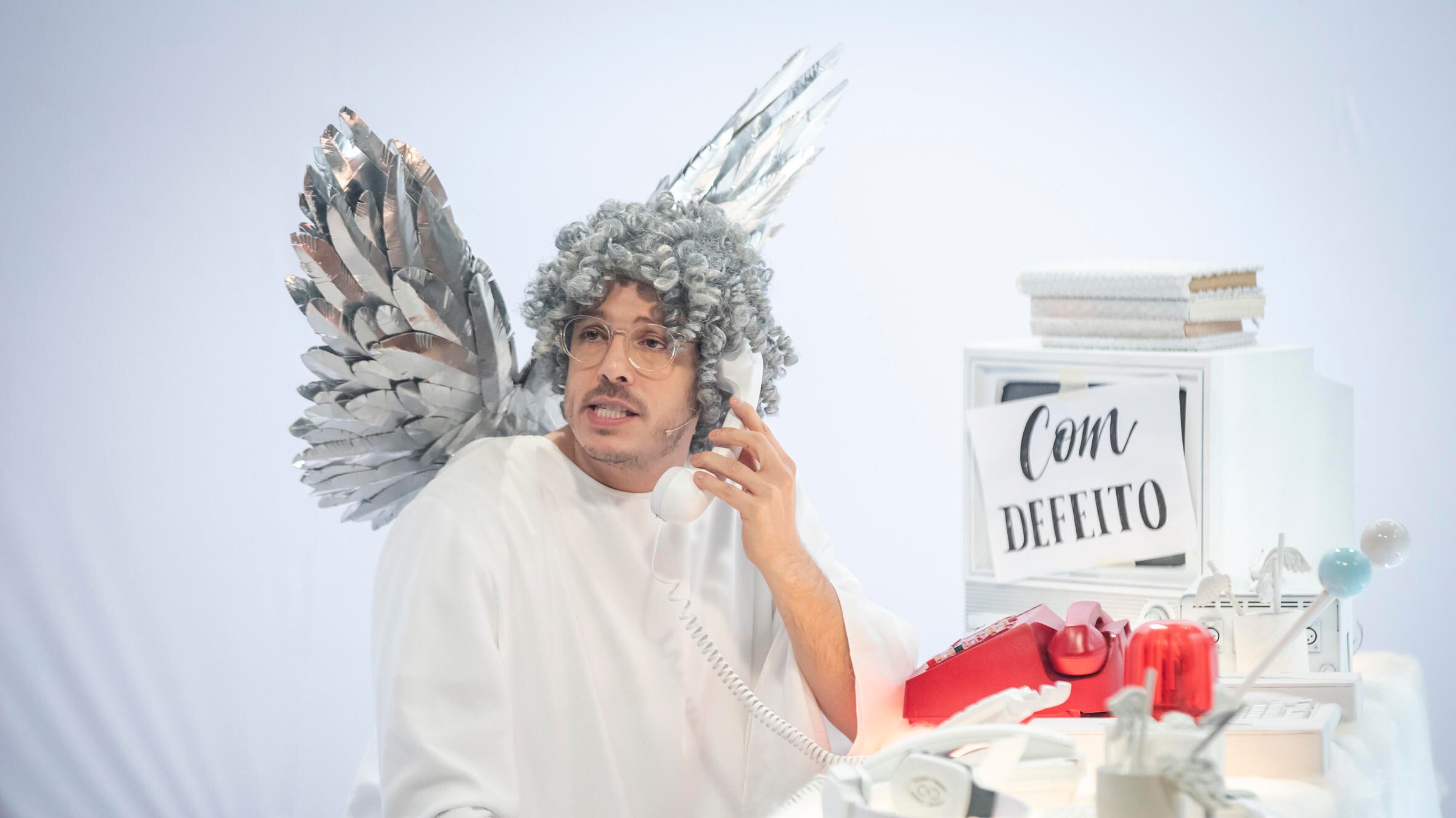 Agora Vai: Fábio Porchat aparece de anjo no fim de ano da Globo