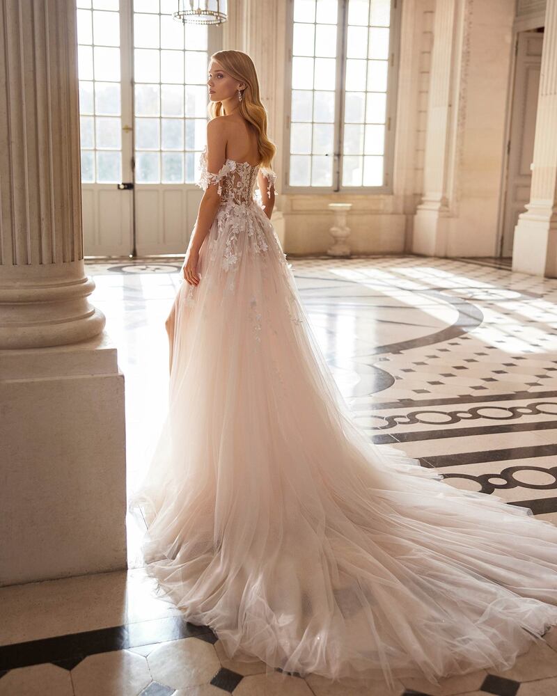 Vestido de novia 'Elaia' de Rosa Clará