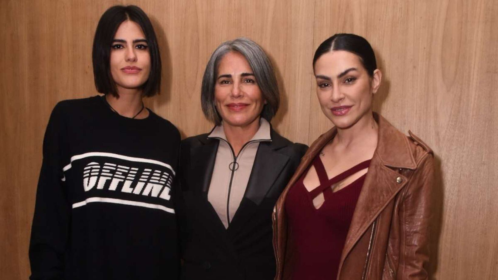 Gloria Pires aparece ao lado das filhas Antonia e Cleo