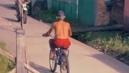 Idoso de 81 anos aprende a andar de bicicleta e emociona moradores da Ilha do Marajó