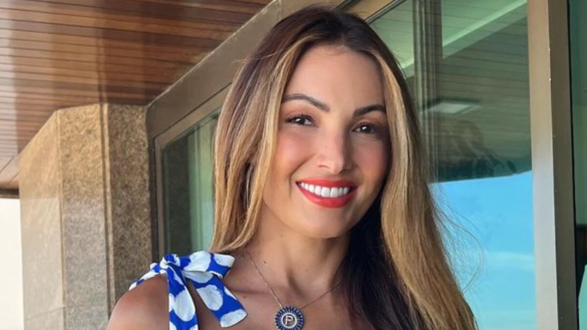 Patrícia Poeta critica look escolhido pela produção do "Encontro"