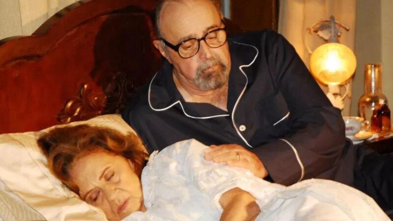 O Profeta: Ao lado de Mauro Mendonça, a atriz Laura Cardoso viu sua personagem sem destaque na novela