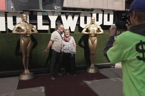 Brasileiros invadem Los Angeles e criam clima de estádio pelo filme “Ainda Estou Aqui” no Oscar 2025