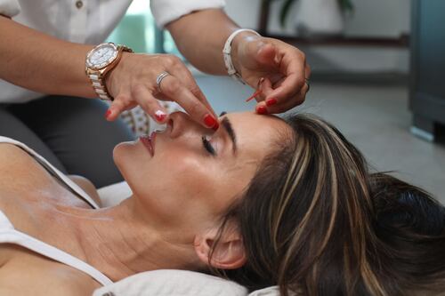 Skincare: Tudo sobre o Face Sculpting e como a técnica se tornou a queridinha das famosas