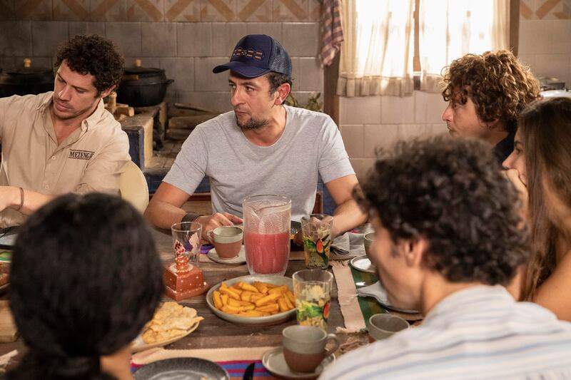 Em Pantanal, após reencontro turbulento, José Lucas (Irandhir Santos) levará um tiro no peito