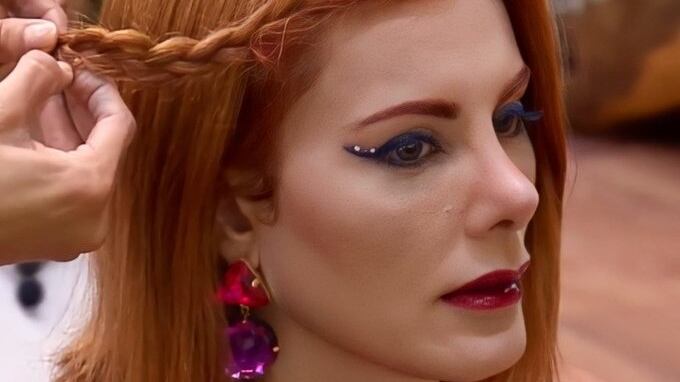 "A Fazenda 14": Deborah Albuquerque afirma ter levado cuspe de Deolane Bezerra