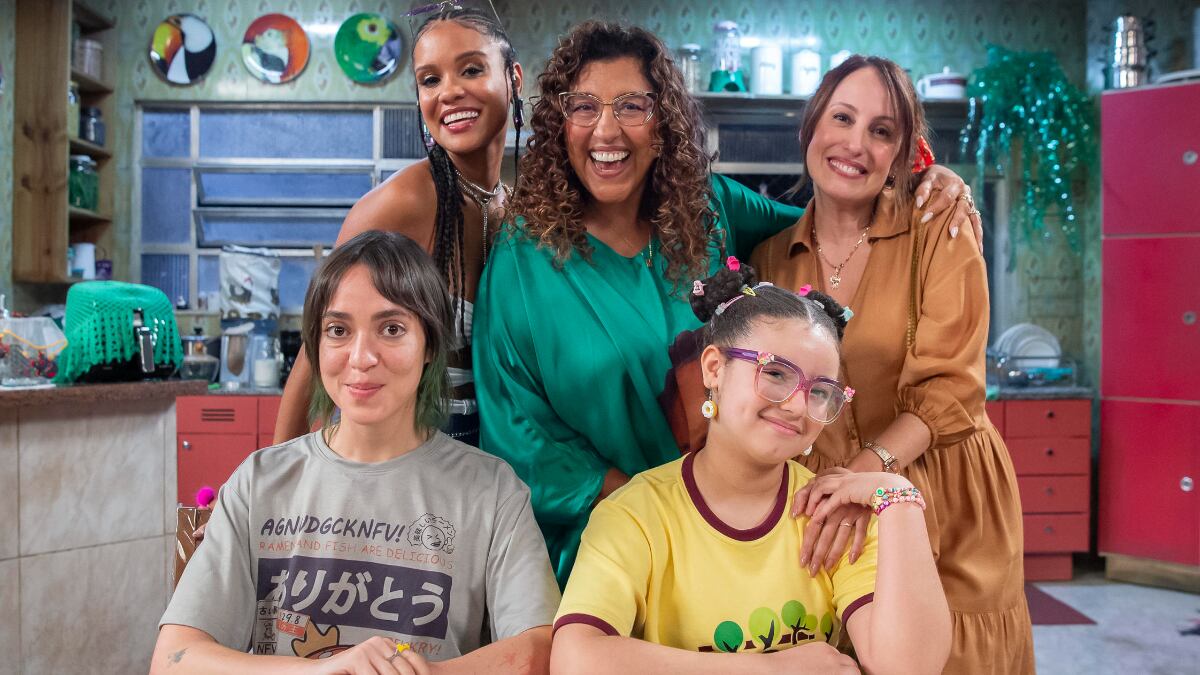 Ina (Heslaine Viiera), Mirinda (Regina Casé), Mari (Luana Martau), Nana (Valentina Bandeira) e Belinha (Heleninha Repertório) estão no elenco de 'Tô Nessa!'