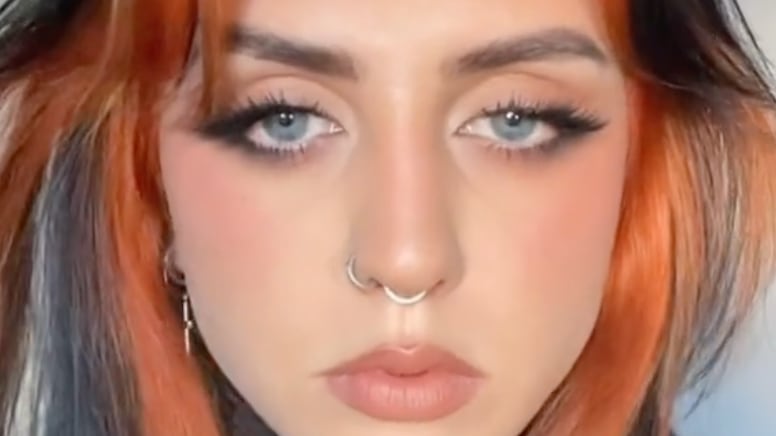 Essa tendência faz parte da mesma onda sexy, mas acrescentam um toque mais sombrio pela linha mais alongada para fora do olho.