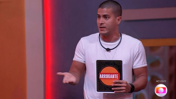 Arthur é acusado de praticar gaslighting com Laís