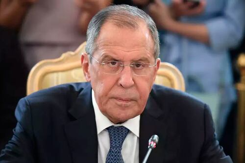 ‘Sr. Lavrov, como você dorme sabendo que bombas matam crianças?’, questiona jornalista russa