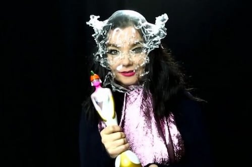 Björk surpreende seus fãs ao lançar novo filme sobre problemas climáticos