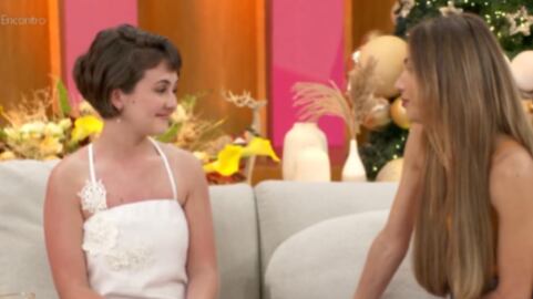 Klara Castanho e Patricia Poeta no programa Encontro