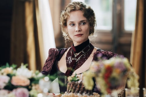 Este é o drama de época mais intenso do ano: traições, jogos de poder e sedução sem limites