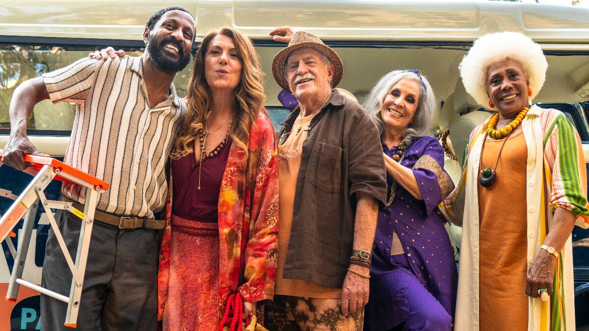 Ao lado dos amigos, Ary Fontoura e Luis Miranda viajam de van até Paraty (RJ)