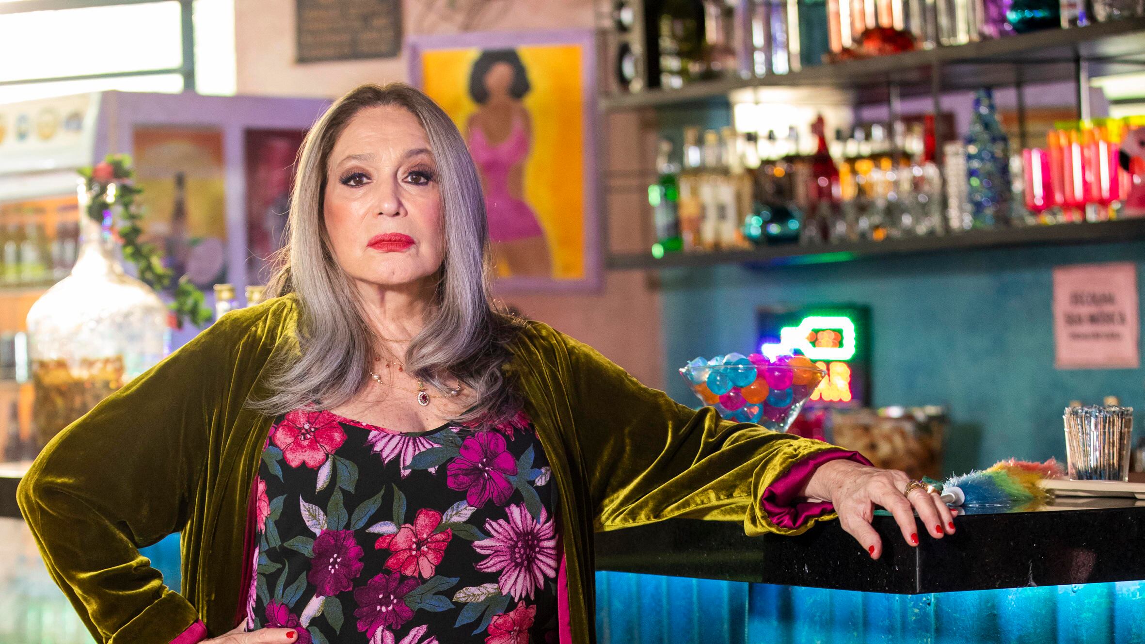 Susana Vieira vive dona de bordel em Terra e Paixão