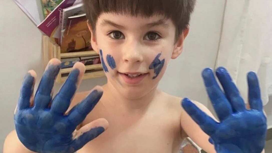 Mãe e padrasto são réus no caso