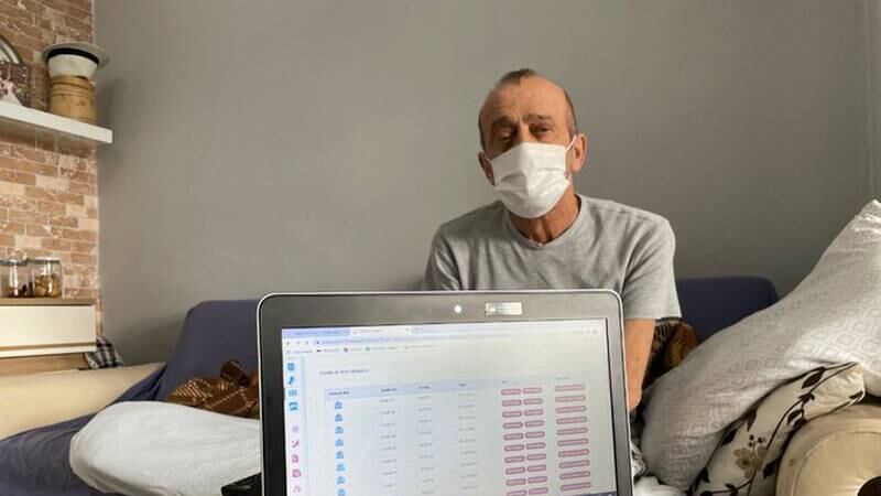 Homem testa 78 vezes positivo para coronavírus e está há 14 meses isolado