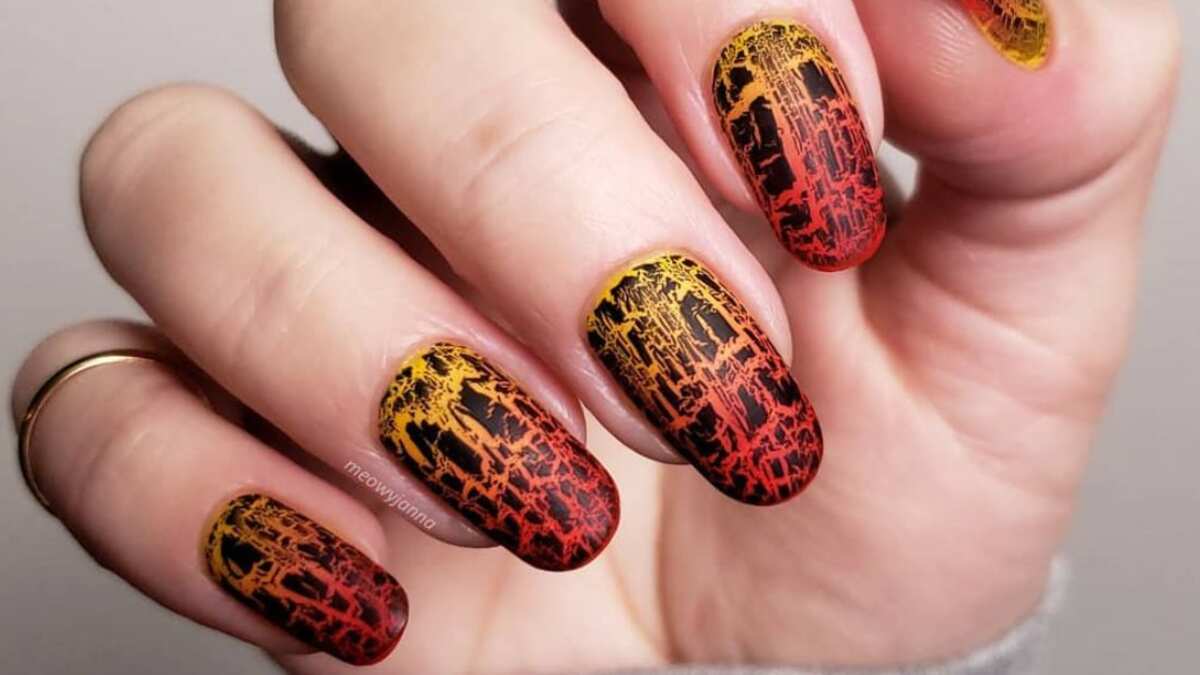 La manicura craquelada tuvo su época de gloria en la década de 2010