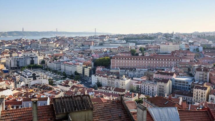 Idosa compra 1 casa e por erro da imobiliária agora é dona de mais de 80 imóveis