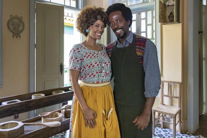 Em "Amor Perfeito", Aparecida (Isabel Fillardis) e Antônio (Alan Souza) são casados