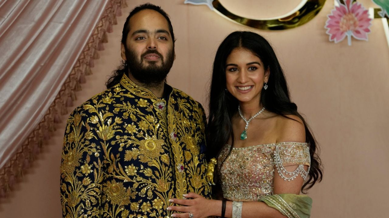 La boda entre Radhika Merchant y Anant Ambani se ha convertido en uno de los eventos sociales más importantes de los últimos años, ya que ha ganado popularidad a través de los famosos que asistieron para presentarse como parte de un show privado y como invitados especiales para ser parte de la celebración.