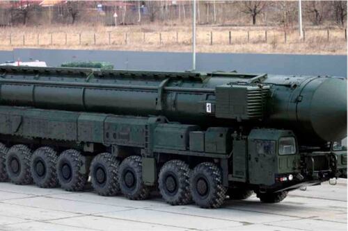 Rússia ameaça guerra nuclear; ucranianos respondem com orgia de 15 mil pessoas