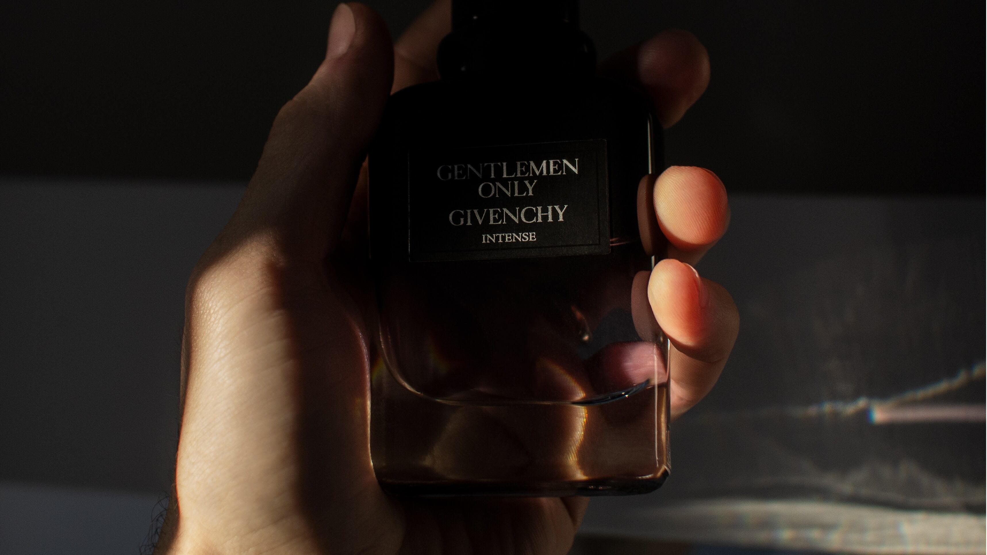 Frasco de perfume Givenchy